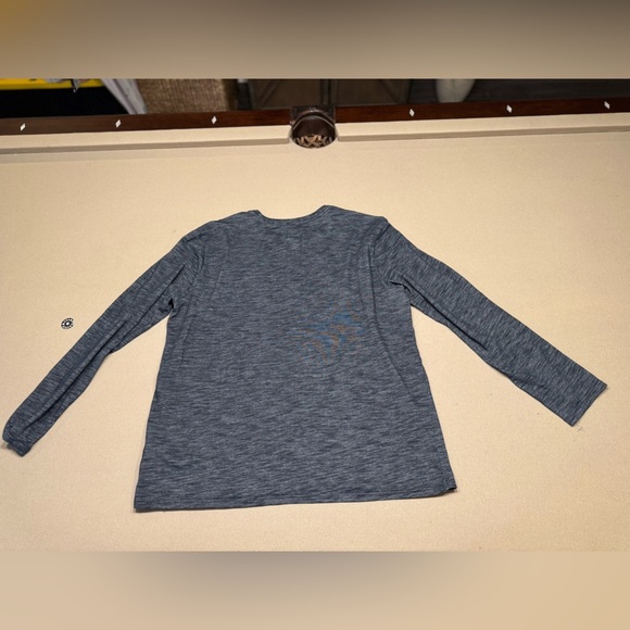 Nike Men's Gray Long Sleeve Athletic Top - Picture 6 of 7